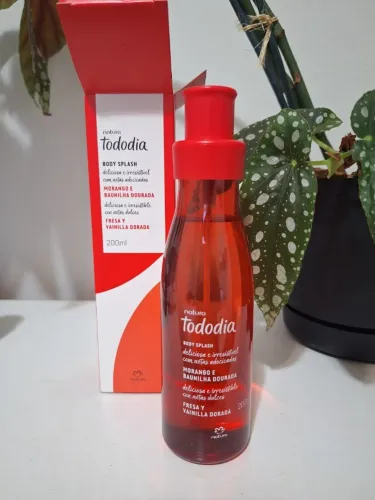 body splash morango e baunilha natura