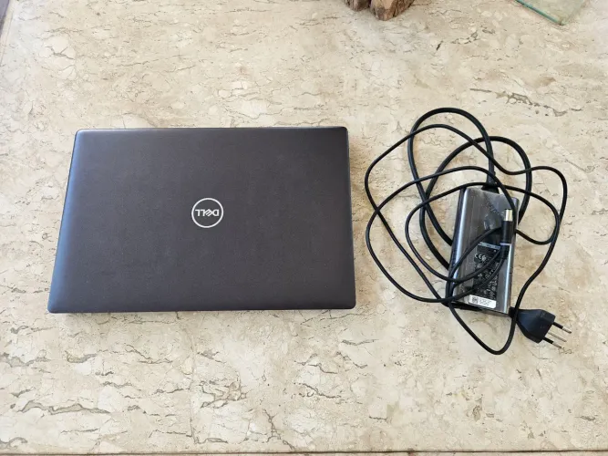 Notebook Dell Latitude 5400 Core i7 8GB 256GB SSD AMD Radeon 540X