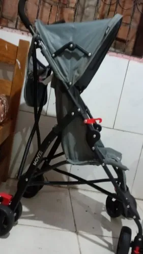Vendo carrinho unissex estilo guarda chuva