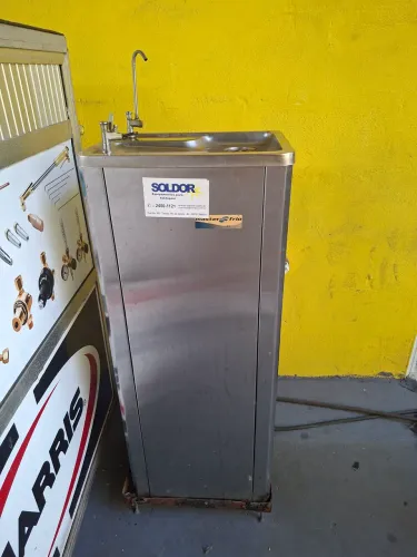 Bebedouro de coluna MasterFrio
