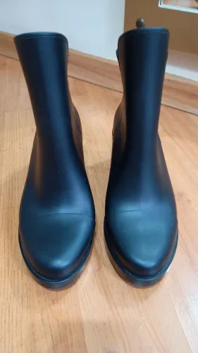 Bota preta Melissa