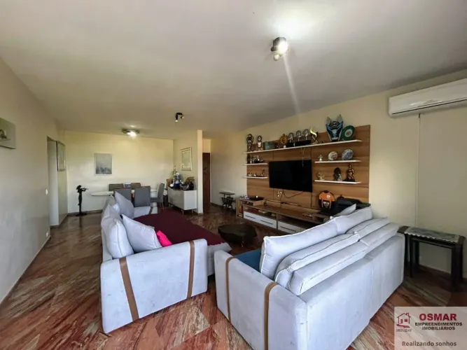 Apartamento à venda no Gonzaga, Santos-SP com 184m²: oportunidade única!