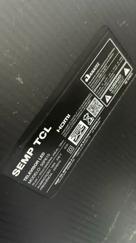 TV Semp TCL 50? com defeito, não liga. Venda somente para retirada de peças.