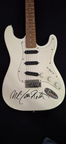 Guitarra Fender Autografada pelo Guitarrista ULI JOHN ROTH ( Scorpions)