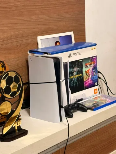 Ps5 slim com leitor + 5 jogos + 1 controle