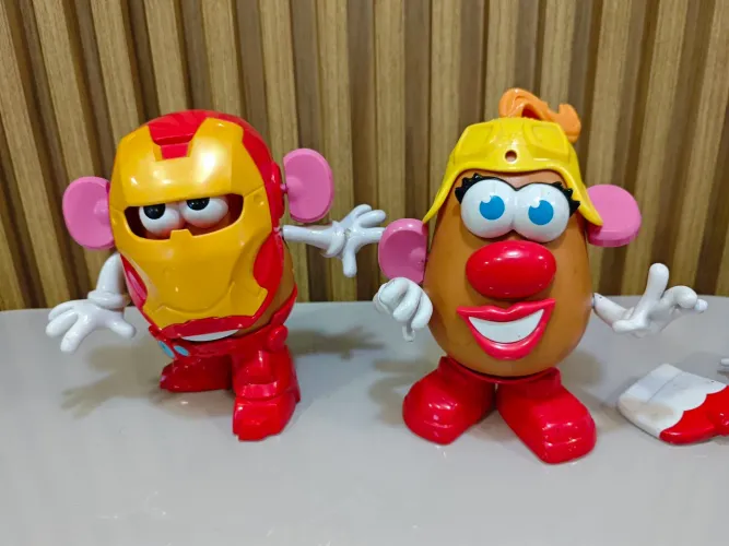 Senhor Cabeça de Batata homem de ferro e Senhora Cabeça de Batata