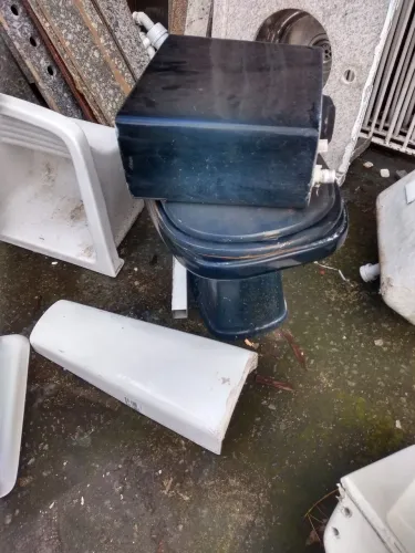 Vaso caixa acoplada preta