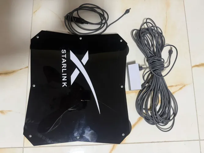 Starlink mini com suporte para teto carro