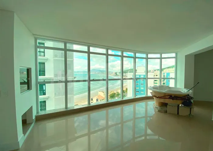 Cobertura duplex no Edifício Green Beach em Itapema.