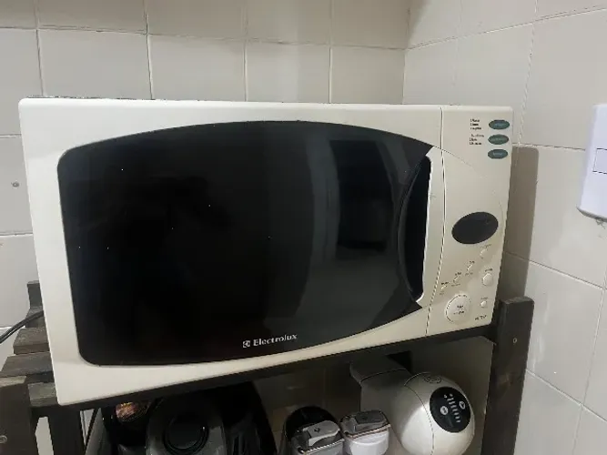 Microondas usado Electrolux 27l