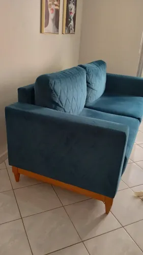 Sofá pés de embuia um ano de uso