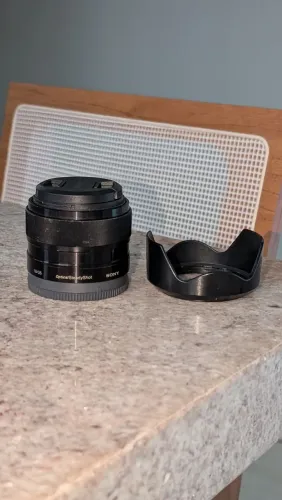 Sony E 35mm f/1.8 OSS (SEL35F18)