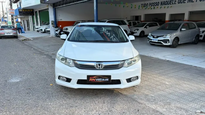 Honda Civic Sedan LXS 1.8/1.8 Flex 16V Aut. 4P 2014