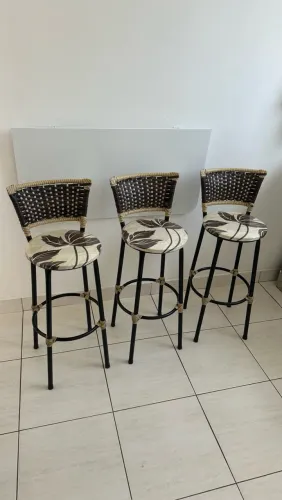 Conjunto com 3 Banquetas Altas de Ferro - Estofadas e Trançadas