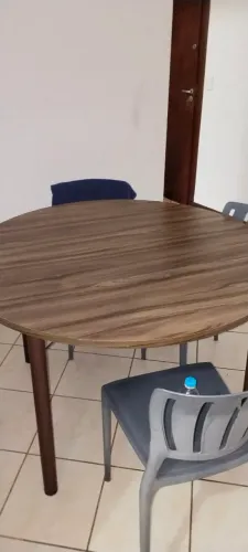 Mesa de quatro cadeiras 