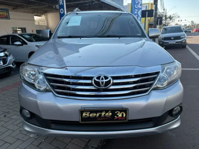 Toyota Hilux SW4 SR 4X2 2.7/ 2.7 Flex 16V Aut. 2015