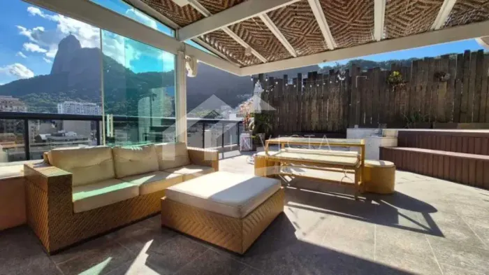 COBERTURA DUPLEX REFORMADA | VISTA FRONTAL PARA O CRISTO | ÁREA GOURMET + PISCINA | CONDOM