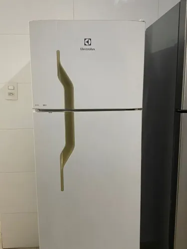 OPORTUNIDADE! Geladeira Electrolux Semi Nova SUPER FREEZER DC35A