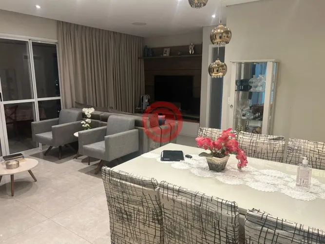 Apartamento de 109m2 com 2 suítes e sala ampliada com 2 vagas, à venda no Royale Tresor! J