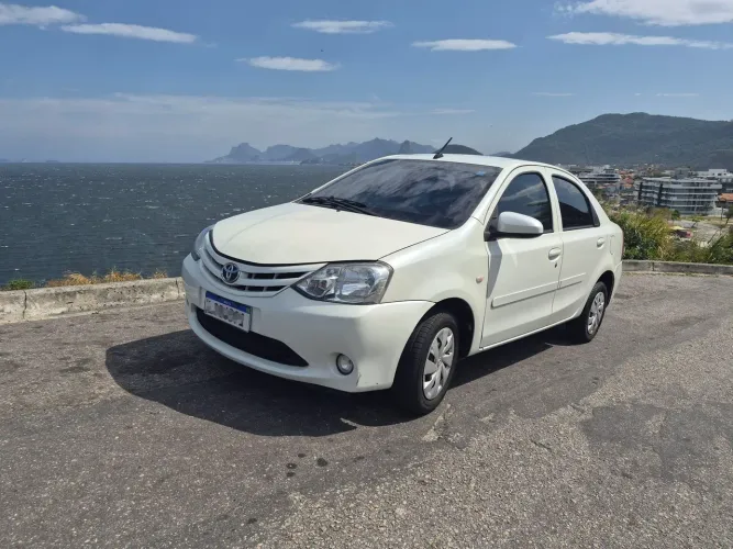 Toyota Etios X Sedan 1.5 Flex 16V 4P Mec. 2017