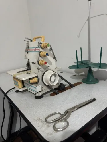 Maquina Galoneira/Colarete Semi-industrial