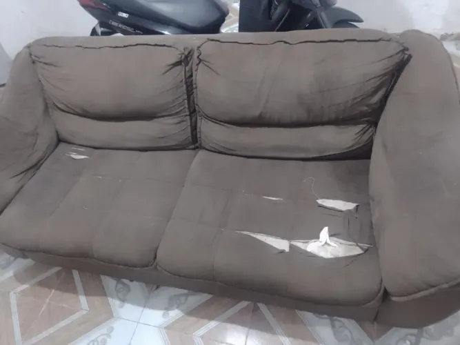 Sofá 3 lugares para reforma R$200