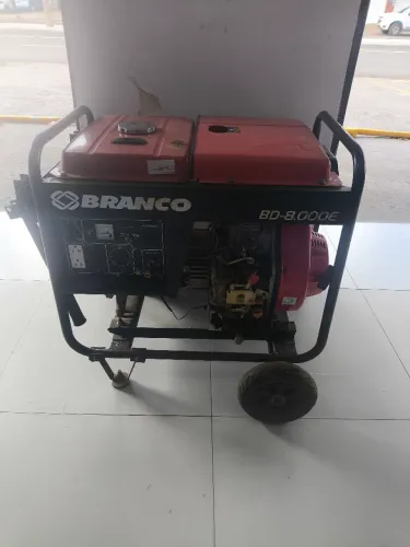 GERADOR BIVOLT A DIESEL 