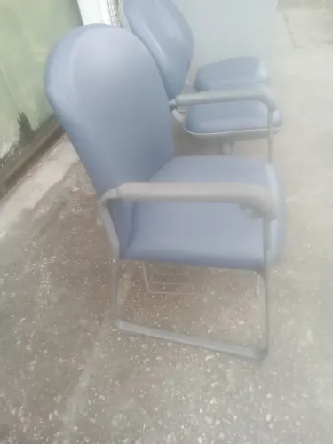 Cadeira individual de ferro tenho 7 unidades cada 70 reais