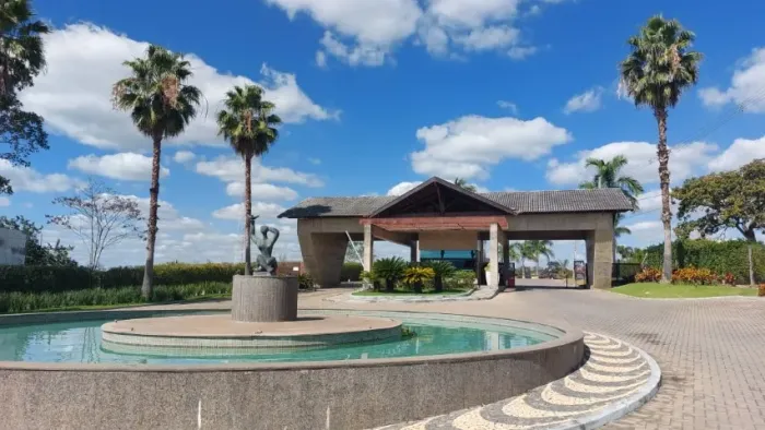 Oportunidade - Vendo lote de 900 m2 no Condomínio Fortuna Park