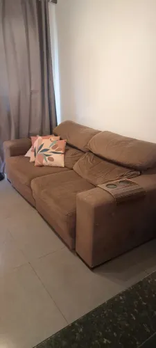 Sofá Retrátil 2 lugares grande