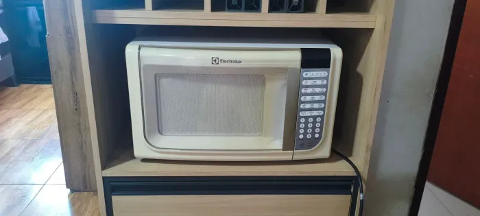 Microondas Eletrolux 31L
