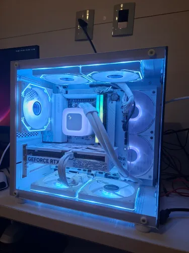 PC gamer RTX 5060 + Ryzen 7700 + 32Gb