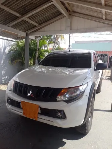 Mitsubishi L200 Tri. Outdo. GLS 2.4 CD 4X4 Die. AUT 2022