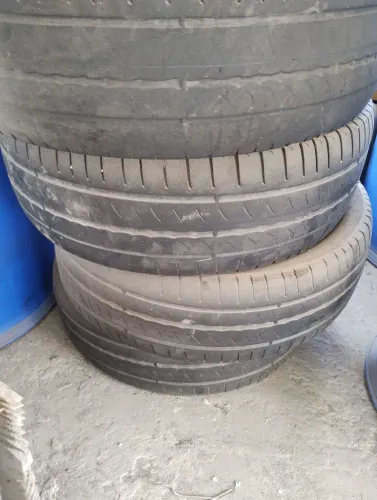 Pneus 195/65/15 Pirelli meia vida