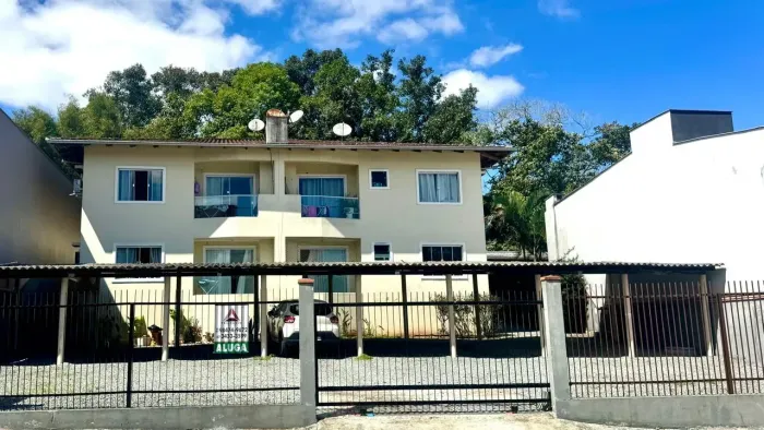 Imóvel para aluguel tem 76 metros quadrados com 2 quartos em Bom Retiro - Joinville - SC
