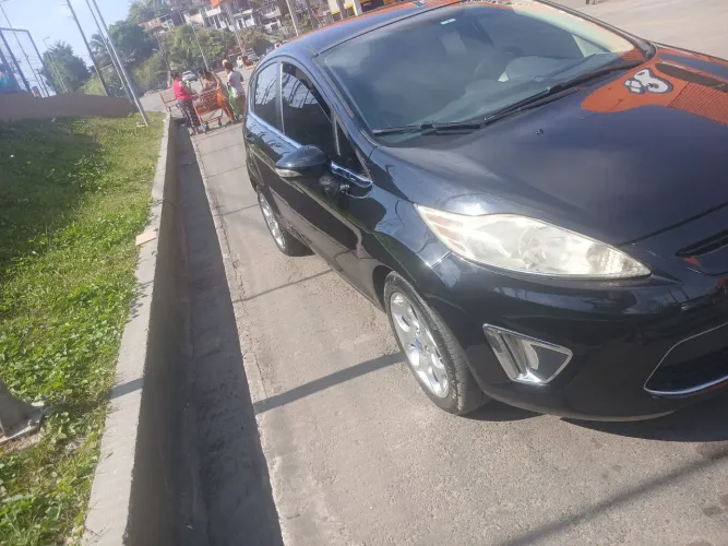 Ford Fiesta SE 1.6 16V Flex 5P 2012