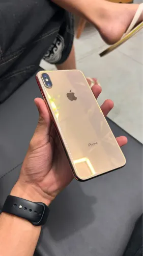 iPhone XS Max 64gb 700$