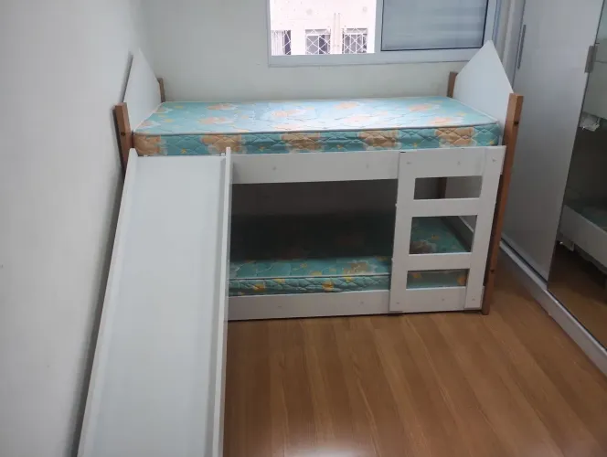 Beliche montessoriana com escorregador 