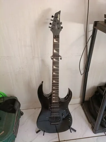 Guitarra Memphis By Tagima MG330 Floyd Rose Preta - Superstrato HSH