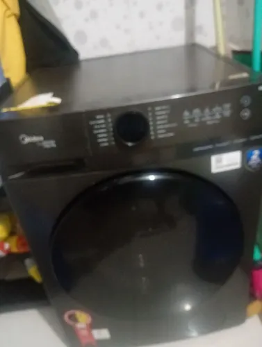 Vendo menos de 2 anos de uso,na garantia com nota fiscal,lava e seca,valor 2500