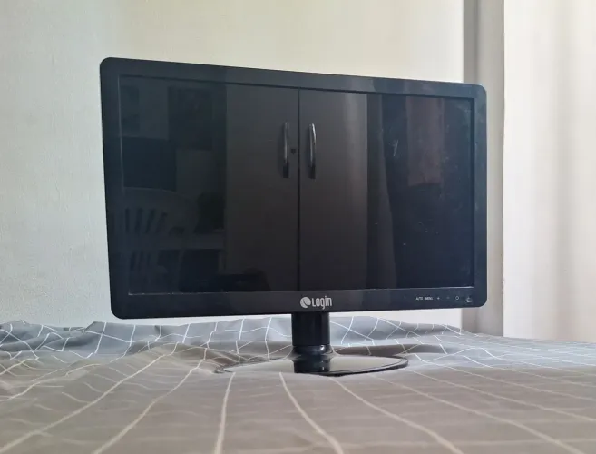 Monitor Login BL-1730 17,3 polegadas | 60 Hz | FUNCIONA PERFEITAMENTE