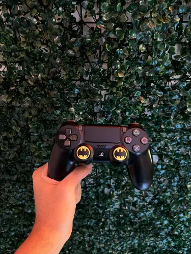 Controle PS4 original semi-novo 