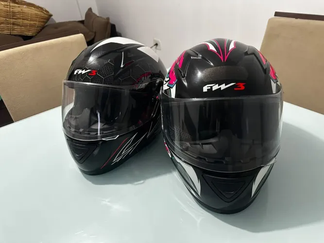 2 CAPACETES FW3 ORIGINAIS TAM. 56 - ÓTIMO ESTADO