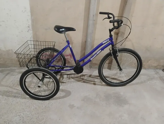 Triciclo SEMI-NOVO sem uso PARCELO NO CARTÃO