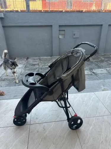 Vendo carrinho de bebê Cosco