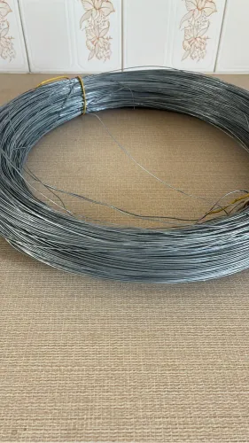 rolo de arame galvanizado liso - o famoso arame de cerca / artesão.