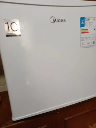 Semi novo , inverter , bivolt , apenas 13 kg . Dentro da garantia , NF