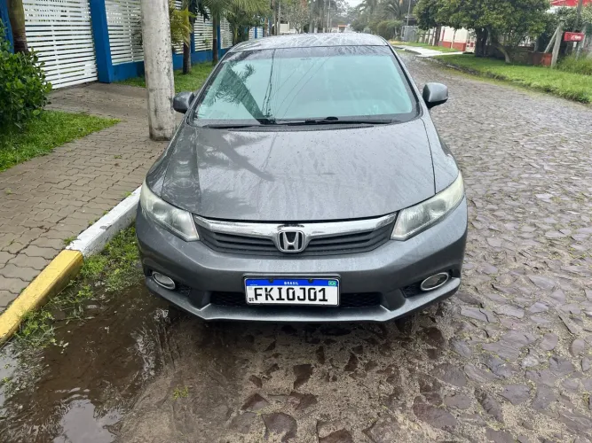 Honda Civic Sedan LXS 1.8/1.8 Flex 16V Aut. 4P 2014