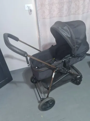 Carrinho galzerano,bebe conforto e base de carro