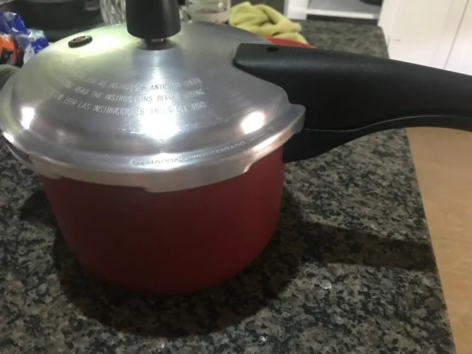 Panela de pressão Tramontina 